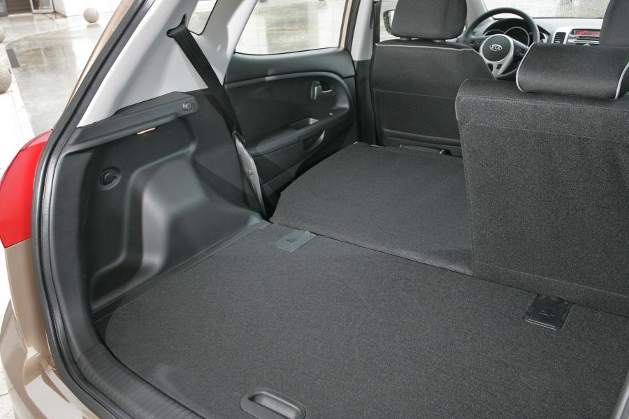 Kia Venga 2010 года  (фото 55 из 199)